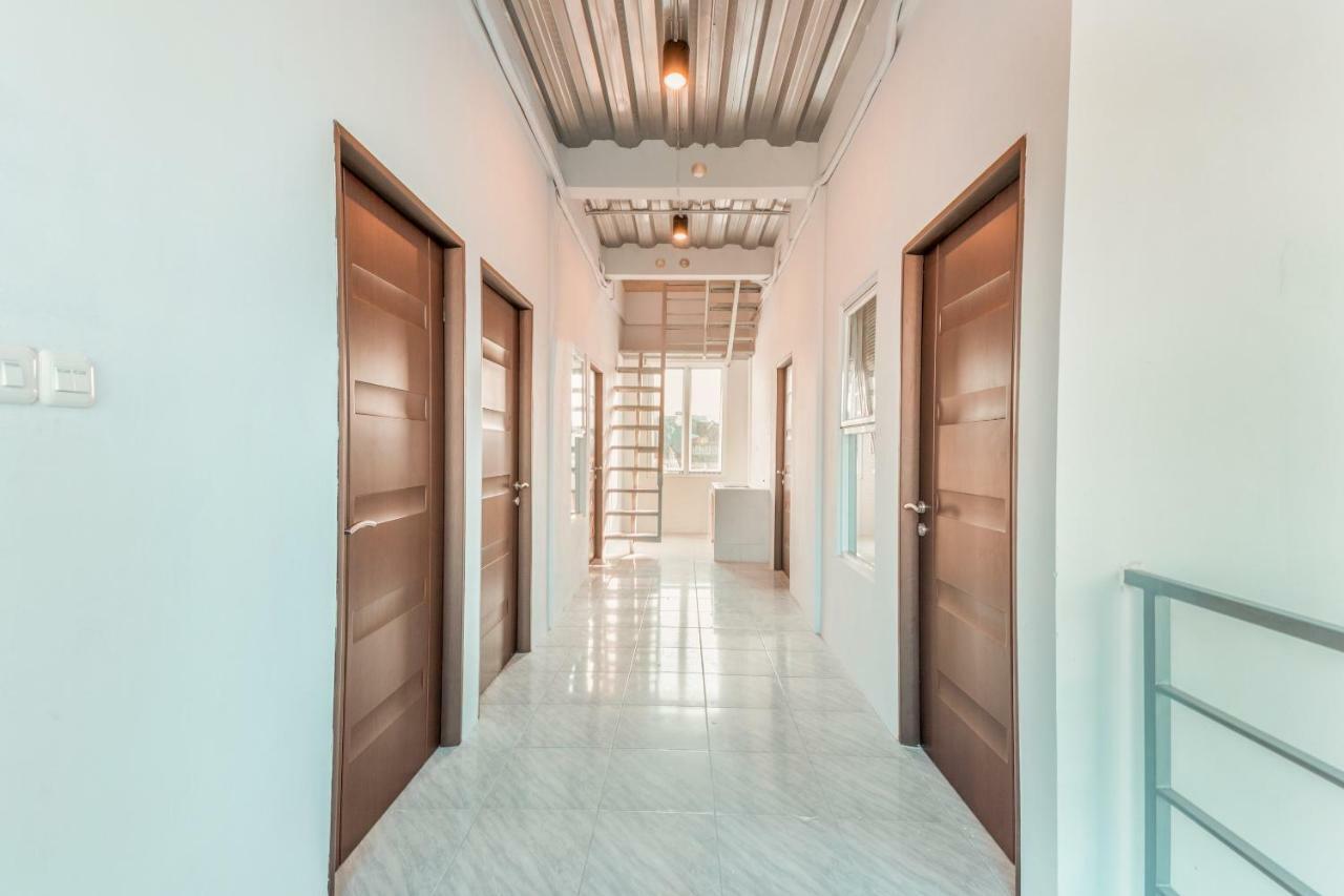 OYO 853 Fongki Place Jakarta Exterior foto